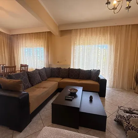 Апартаменты Almond House