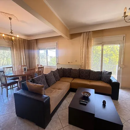 Апартаменты Almond House *