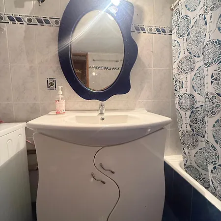 Апартаменты Almond House *